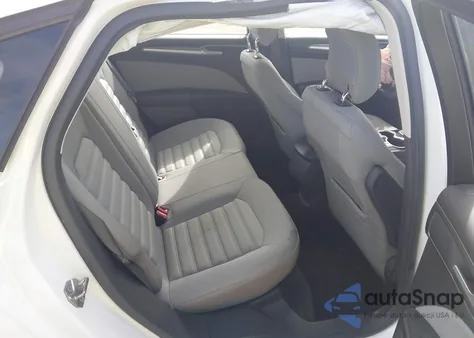 2014 Ford Fusion Hybrid S z USA, uszkodzony, nr VIN 3FA6P0UU1ER368851